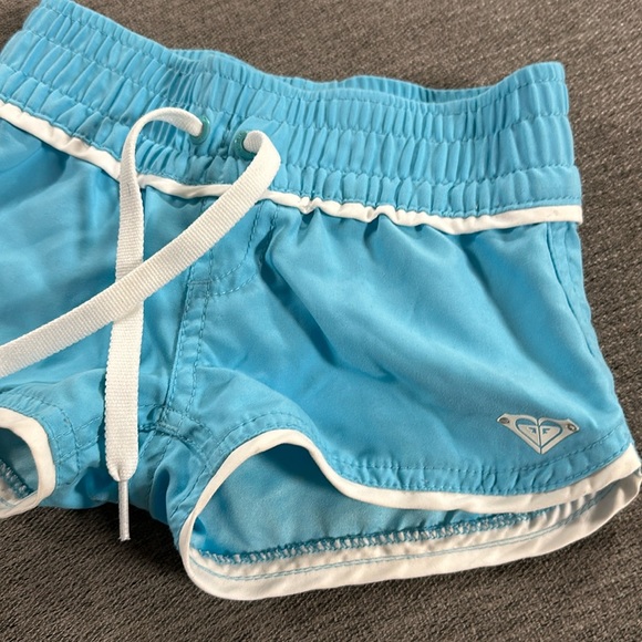 Girls Roxy Shorts - Picture 2 of 3